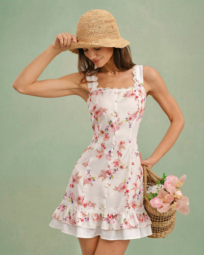 Vestido curto floral com decote quadrado e botões frontais
