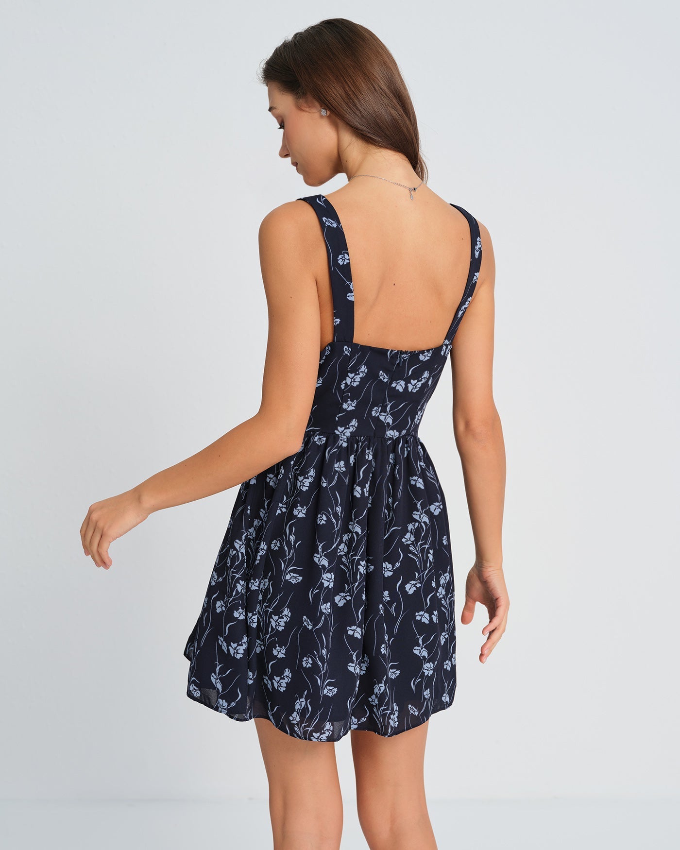 Vestido mini floral com decote coração — Marinho