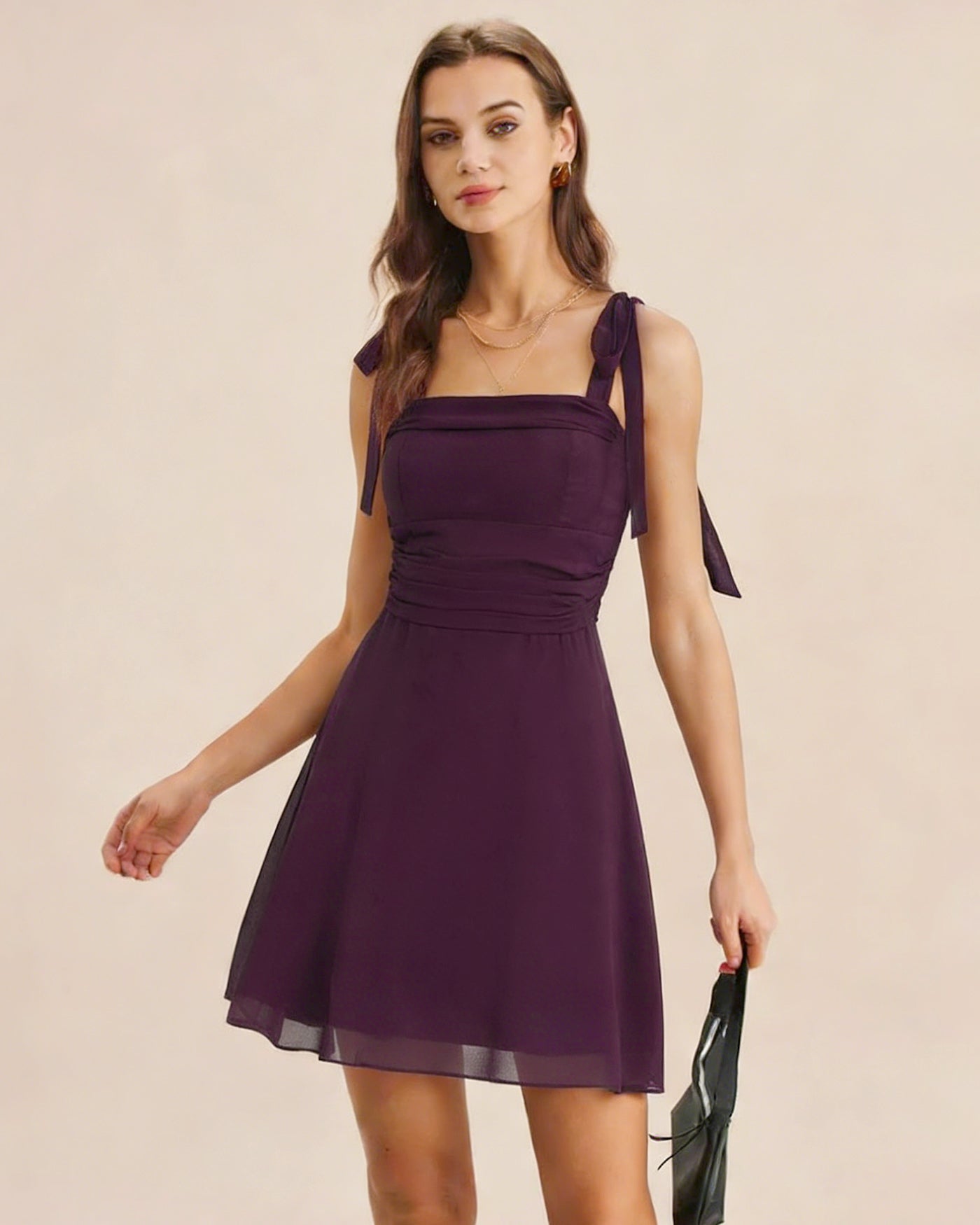 Vestido mini de chiffon roxo com alças de amarrar