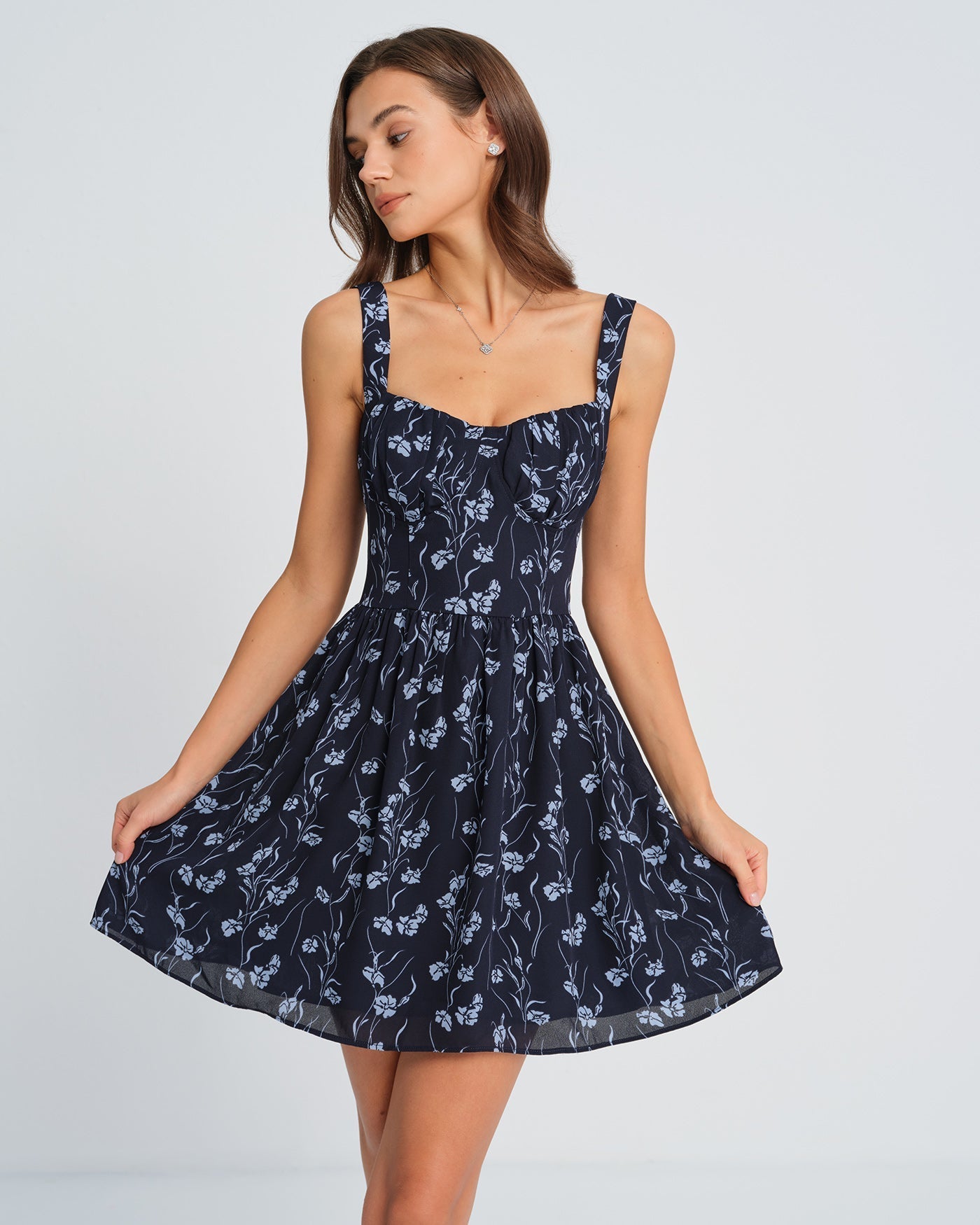 Vestido mini floral com decote coração — Marinho