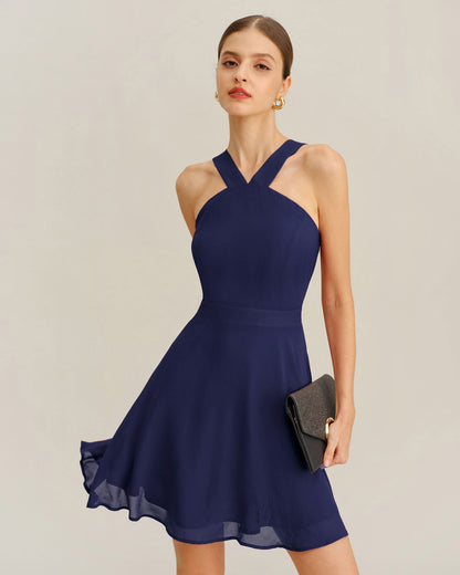 Mini vestido evasê em chiffon marinho