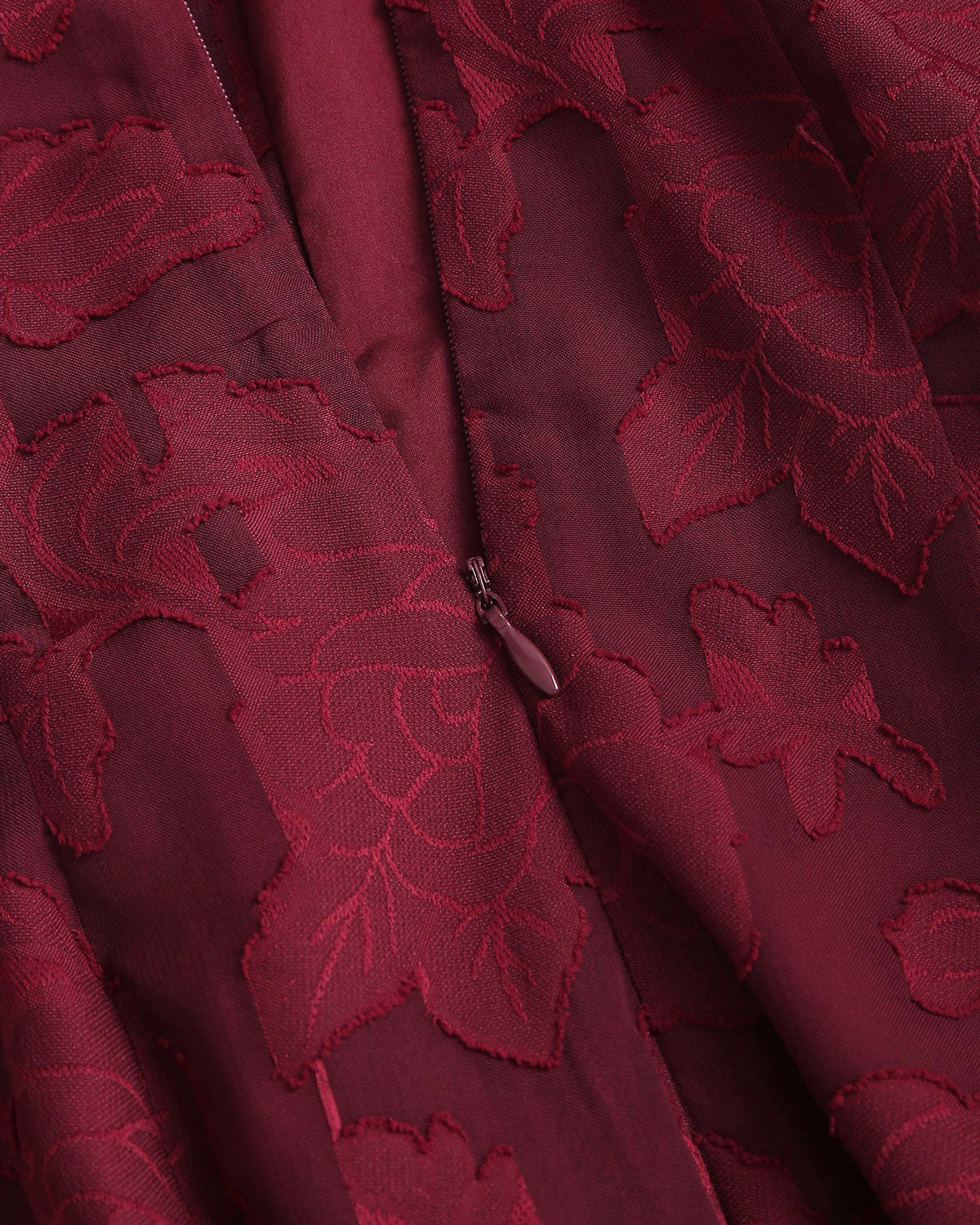 Vestido Mini Evasê em Jacquard Vermelho com Decote Canoa