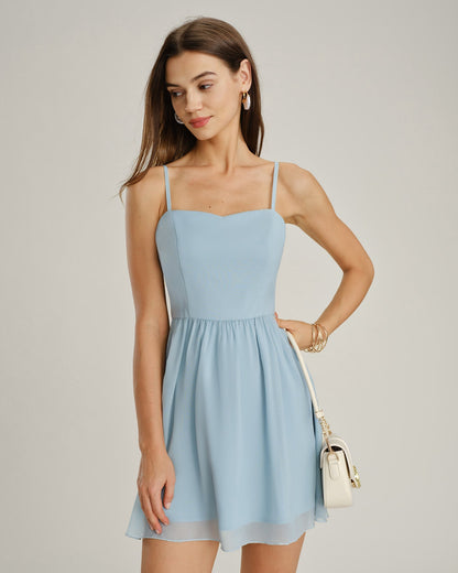 Vestido curto de chiffon com decote coração — Azul