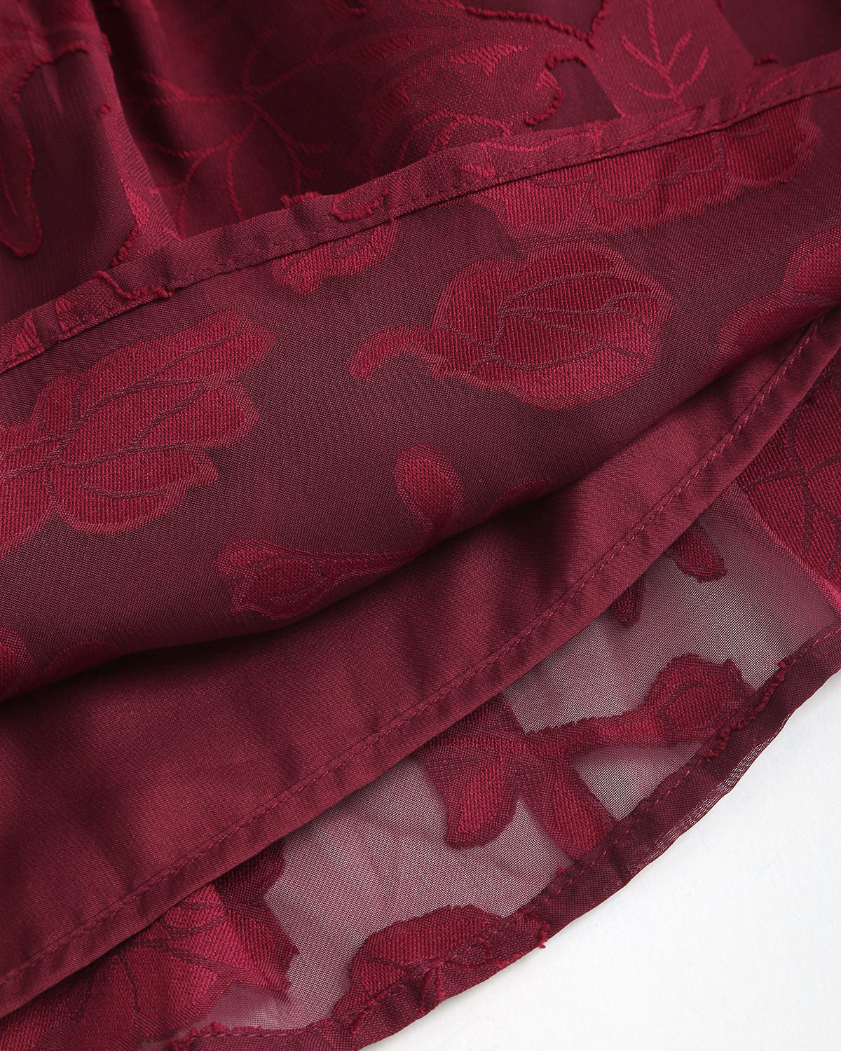 Vestido Mini Evasê em Jacquard Vermelho com Decote Canoa