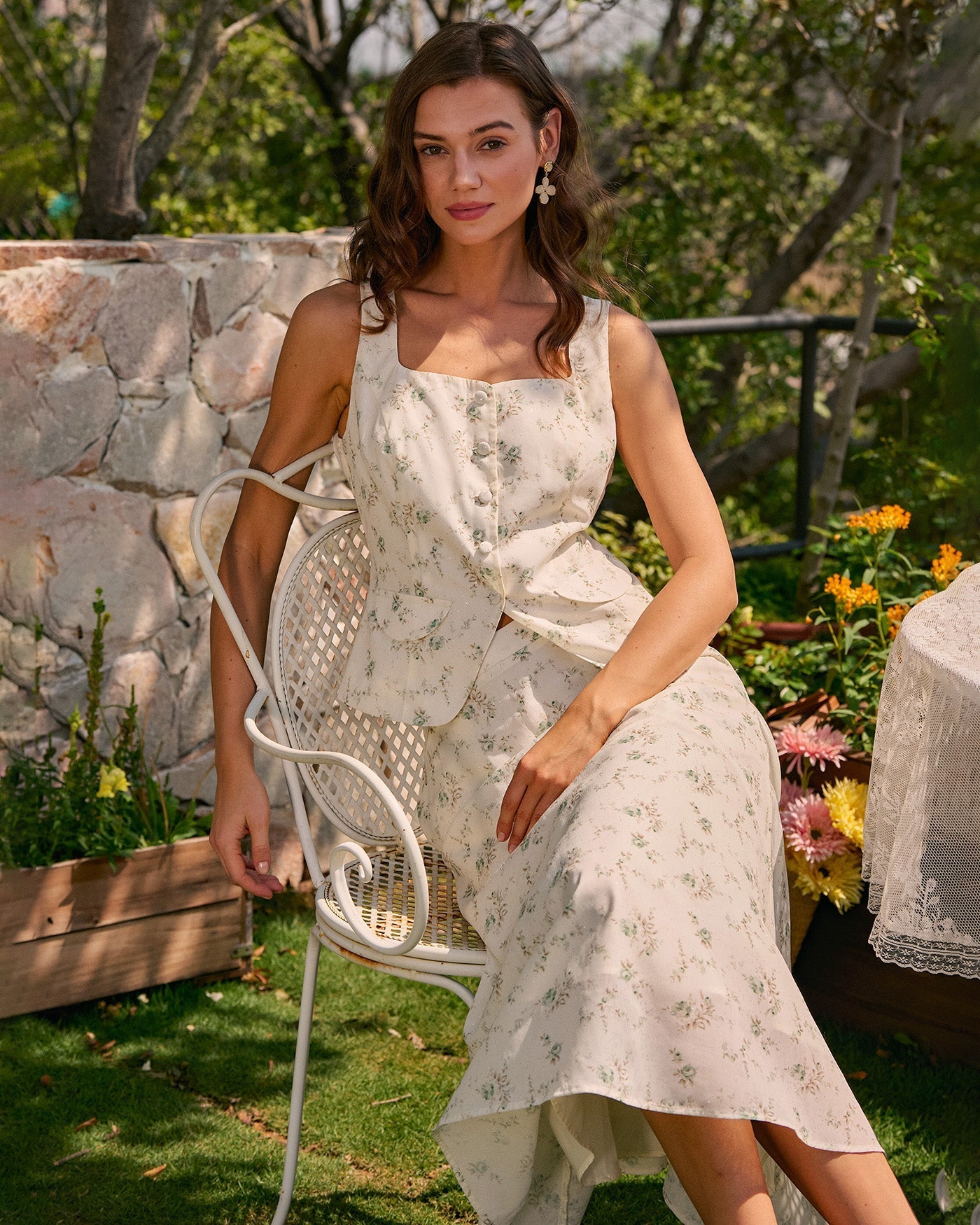 Saia midi floral verde com bolsos