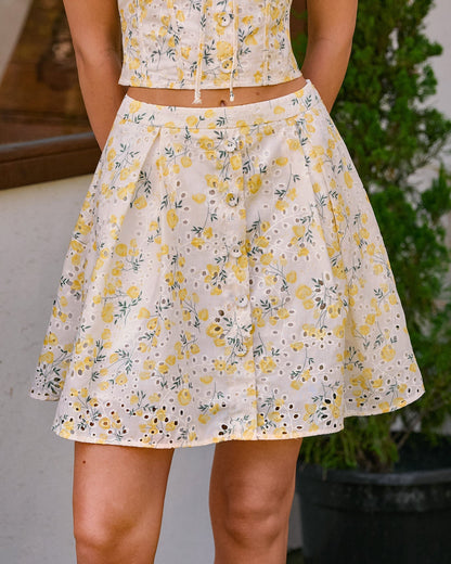 Minissaia amarela com bordado floral