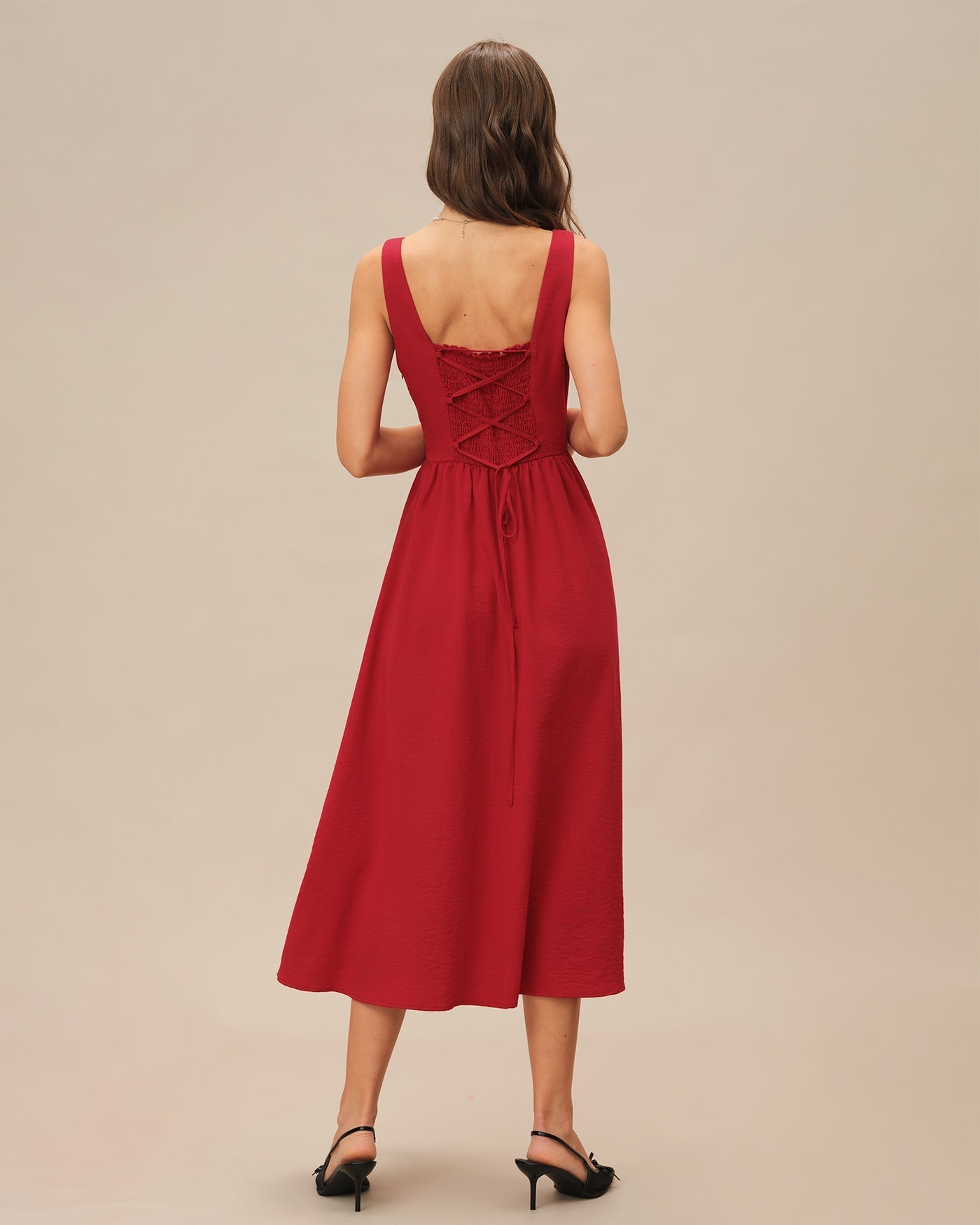 Vestido Midi Vermelho com Decote Quadrado
